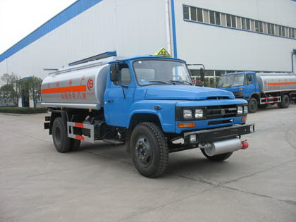 東風(fēng)140尖頭油罐車(chē)(加油車(chē))