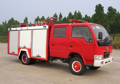 東風(fēng)小霸王搶險(xiǎn)救援照明消防車(chē)