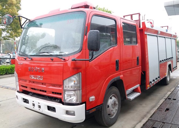 五十鈴泡沫消防車(4-5T)